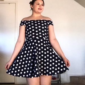 Dress with dots😯